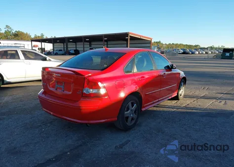 2005 Volvo S40 T5 Awd from USA, damaged, VIN YV1MH682852077398